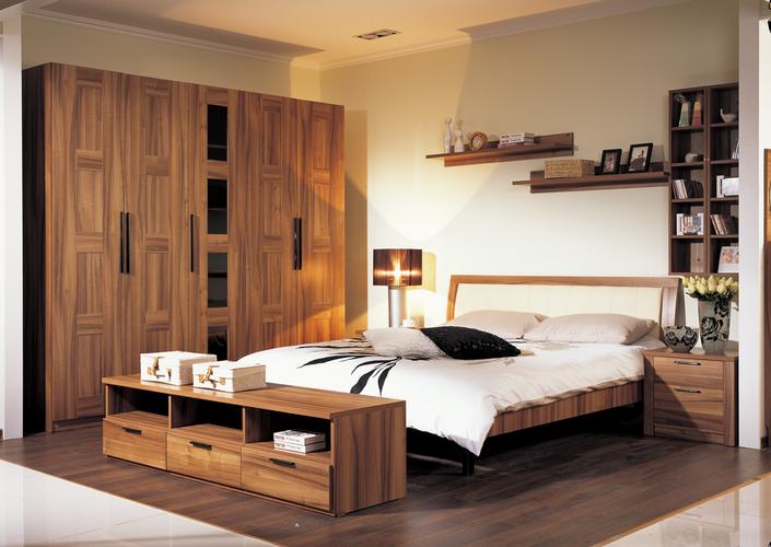 家具是属于国际知名品牌,采用的板材都是国外的标准环保板材,产品质量